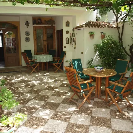 La Real Apartahotel *
